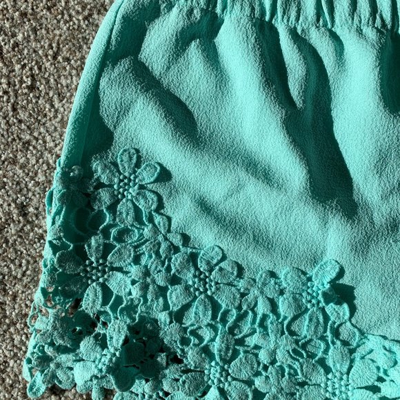 Zara - teal shorts with embroidered hem - Picture 3 of 6
